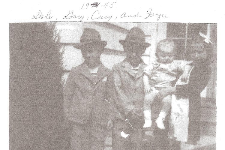 1945 Lee Elbert Family - Gale, Gary, Cary, and Joyce