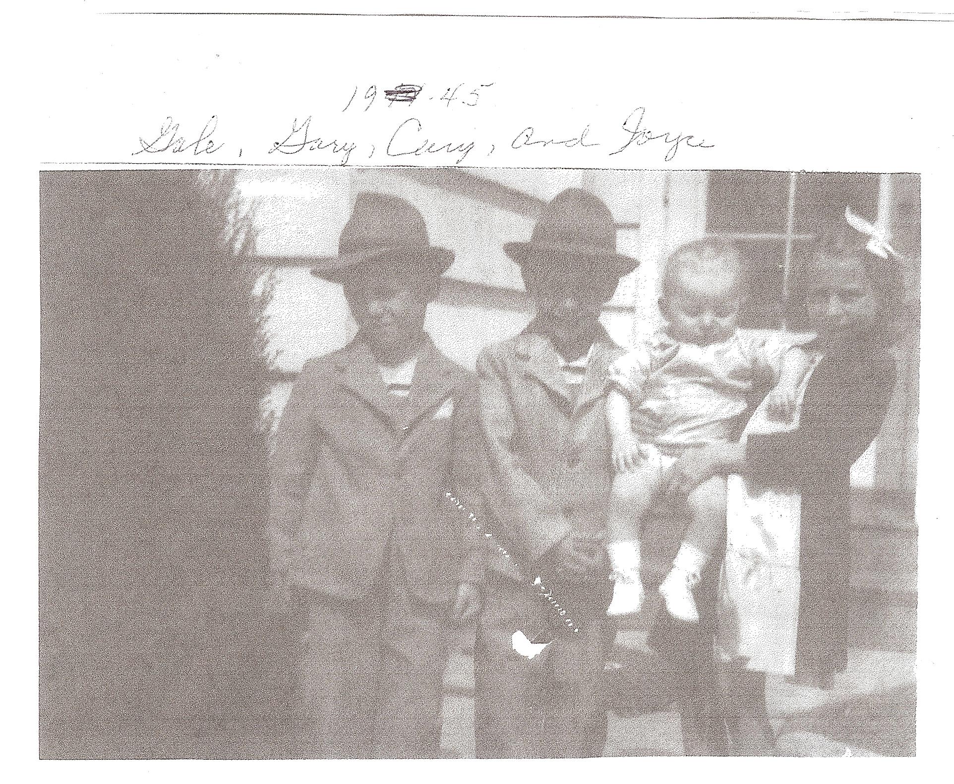 1945 Lee Elbert Family - Gale, Gary, Cary, and Joyce
